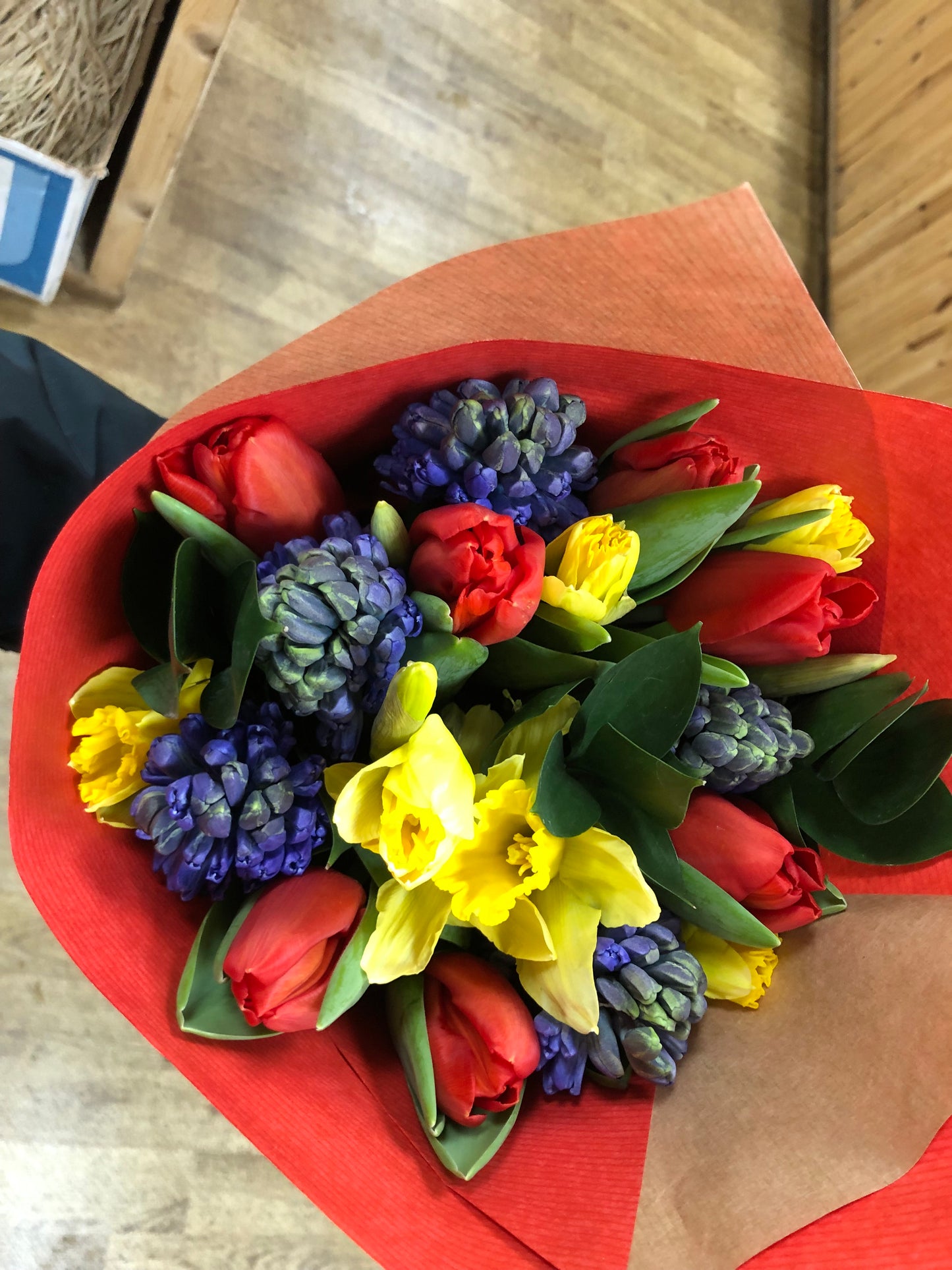 Letterbox Spring Posy